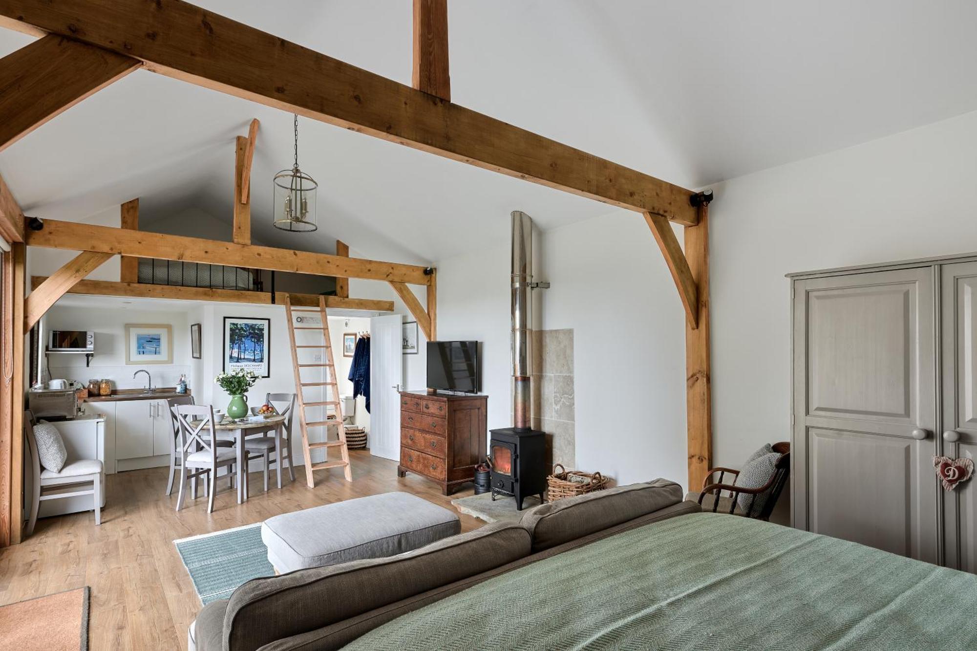 Stunning Cabin With Incredible Views Near Goodwood Rogate Exterior photo